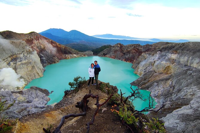 Ijen Blue Fire Trekking - Sunrise over the turquoise crater lake