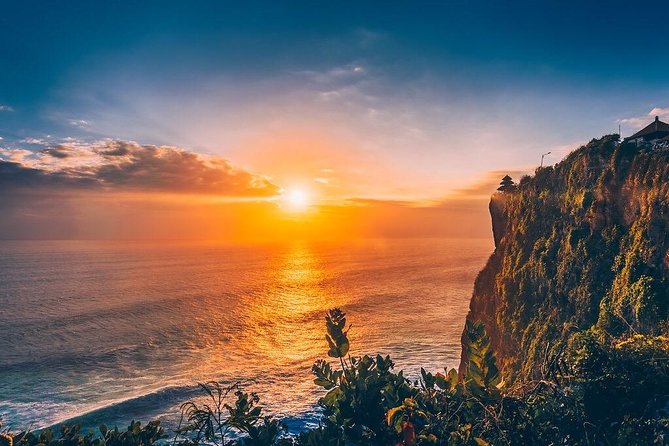 Incredible Uluwatu Temple Sunset & Kecak Fire Dance - Why Uluwatu works so well at sunset