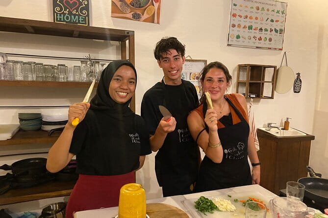 Indonesian Food Cooking Class of Gili Air - The three-dish Intro Course