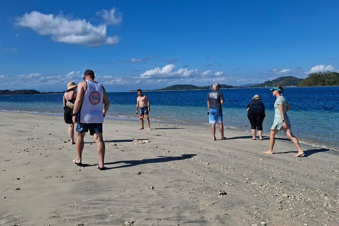 Island Hoping 5 Gili : Gili Gede, Asahan, Rengit, Layar & Goleng - Gili Layar, a quiet island for swimming and photographs