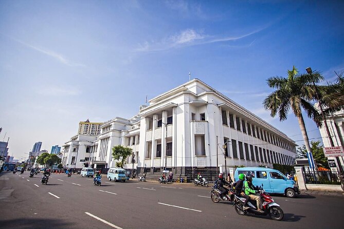 Jakarta Full-Day Highlights Tour with Transfer - Istiqlal Mosque and Jakarta Cathedral