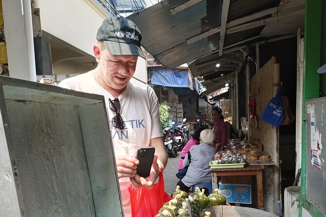Jakarta Half-Day Sightseeing Tour To Modern City and Old Town - What the guide and driver add