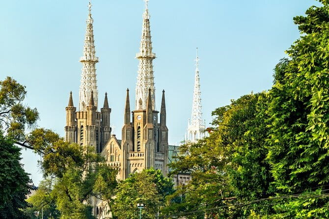 Jakarta Highlight Places with Multilingual Guide - Who will get the most from this day