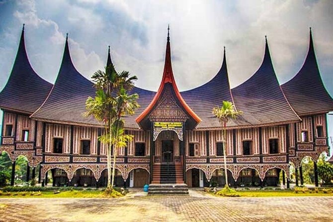Jakarta: Miniature Park, National Museum & Traditional House Tour - The Indonesian Museum in 30 focused minutes