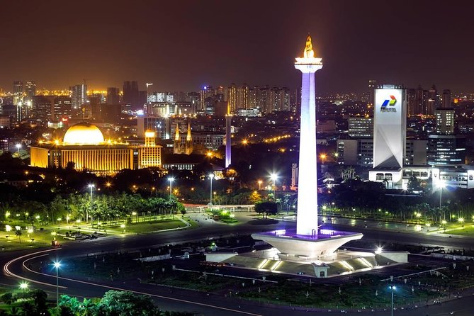 Jakarta Night Tour : Enjoyable Night time in Jakarta (Hotel Pick-up) - Monas and central Jakarta under lights