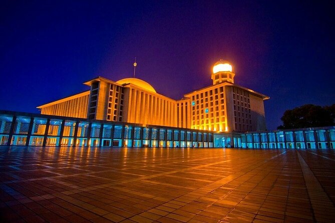 Jakarta Night Tour : Enjoyable Night time in Jakarta (Hotel Pick-up) - The guides make the difference