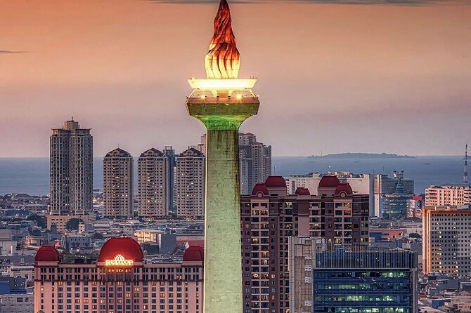 Jakarta Night Tour with Dinner at Café or Food street - Glodok Chinatown under red lanterns