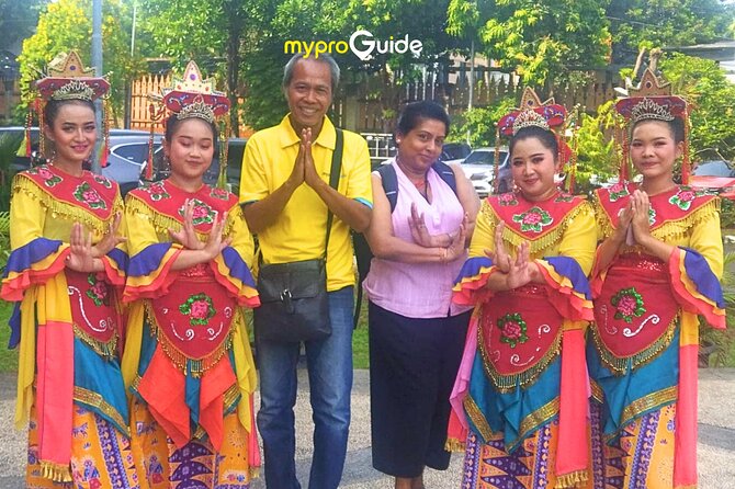 Jakarta Private Cultural Day Tour with Transport - Glodok Chinatown: food, markets, and old religious traditions