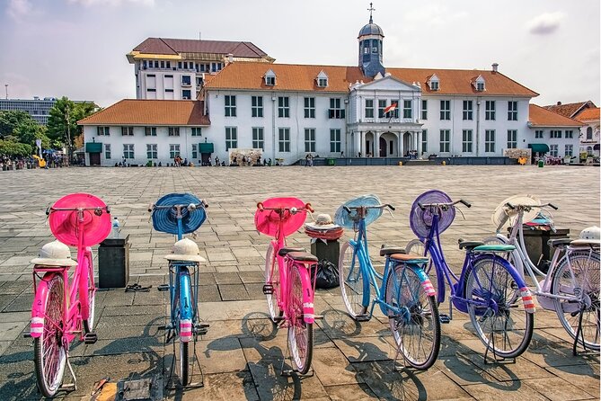 Jakarta Private Custom Walking Tour with A Guide - A flexible way to get your bearings in Jakarta