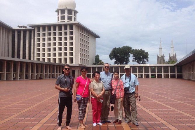 Jakarta Private Tour with local Guide & Lunch - Istiqlal Mosque and the meaning of its scale