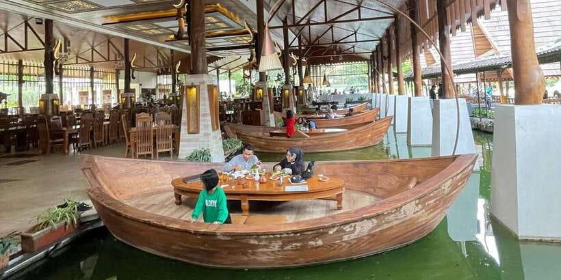 Jakarta: Volcano, Tea/Rice Fields, Hot Spring, Local Food - Why this day trip works from Jakarta