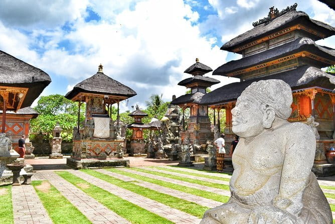 Jungle Trekking at Mt. Batukaru, scenic Waterfall & village life - A 15-minute massage is a smart post-hike extra