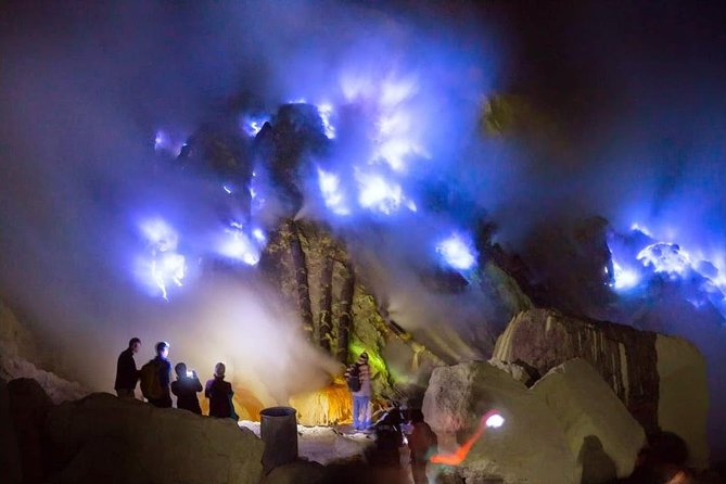 Kawah Ijen Blue Fire Tour - Share Package - Why Kawah Ijen starts in the middle of the night