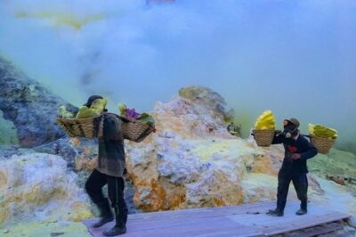 Kawah Ijen Blue Fire Tour – Share Package