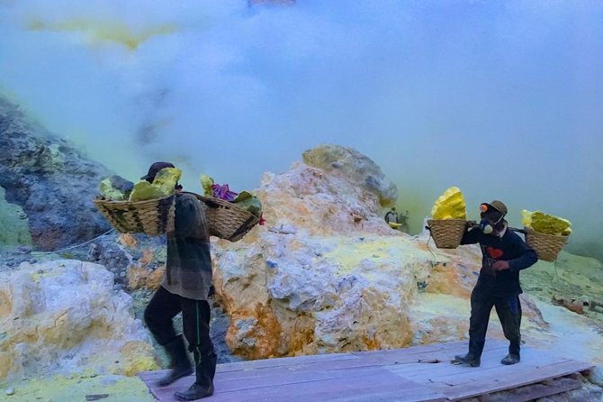 Kawah Ijen Blue Fire Tour - Share Package - Walking 1.5 hours up to the crater
