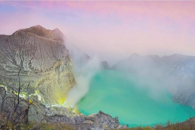 Kawah Ijen Midnight Tour (1 Day) - Why Kawah Ijen is worth leaving bed at midnight