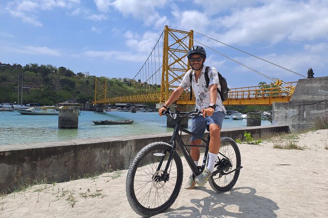 Lembongan Electric Bike tour - Starting at Sanghyang Bay and getting comfortable on the bike