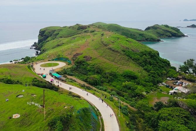 Lombok Private Tour-Car Hire With Full day Customize Trip - Sade and Sukarara, two different windows on Sasak life
