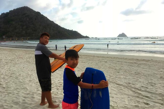 Lombok Private Tour Waterfall And Traditional Village Including Beach - Sade village and the living Sasak tradition