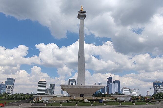 Look at Jakarta Local Experience Tour With Boating - The guides make the private format work