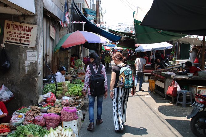Look at Jakarta Local Experience Tour With Boating - Merdeka Square and the presidential view