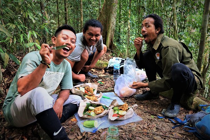 Monkey Business 2 days - 1 night Jungle Trekking (including rafting) - Food, equipment, and comfort in practical terms