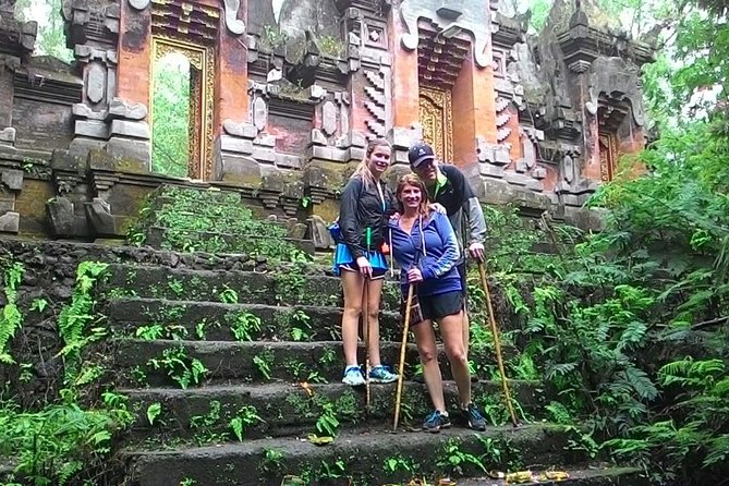 Mount Batur Sunrise Trekking Private Tour with Breakfast and Hotel Transfer - Reaching the Summit Around 5:30 a.m.