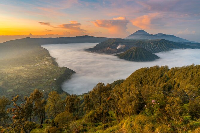 Mount Bromo Sunrise – Exclusive Guided Tour (All-Inclusive) - Crossing Bromo’s Sea of Sand by Jeep