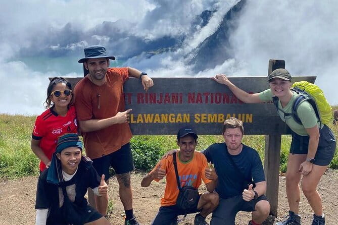Mount Rinjani 2D 1N trekking to summit - Day one: climbing from Sembalun to the crater rim