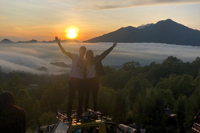 Mt Batur Sunrise Jeep With Breakfast - All Inclusive - Walking the crater rim after the sunrise