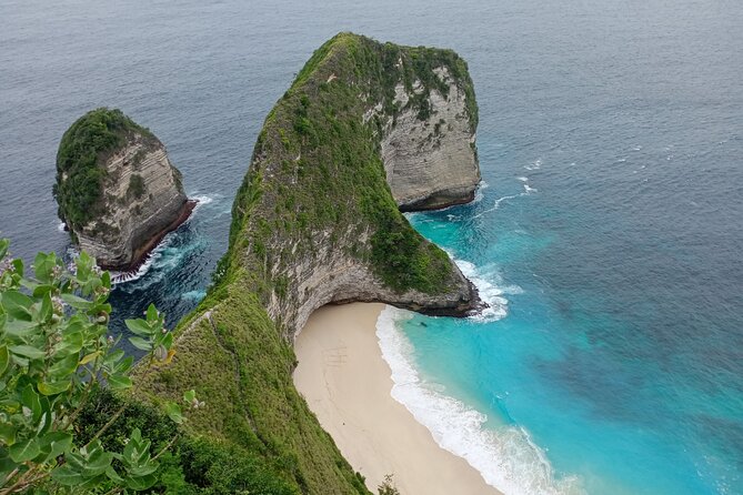 Nusa Penida East And West Full Day Private Guided Tour - Lunch at Happy Cafe Penida