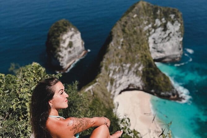 Nusa Penida Tour with Iconic Photography in Kelingking - Lunch with an island view