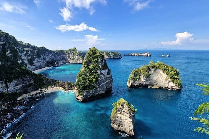 One Day Nusa Penida Island East - Lunch at a local restaurant