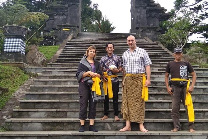 One Day Trip : Bogor Highland Waterfall Tour With Lunch - Wayang golek and the work behind Sundanese puppets