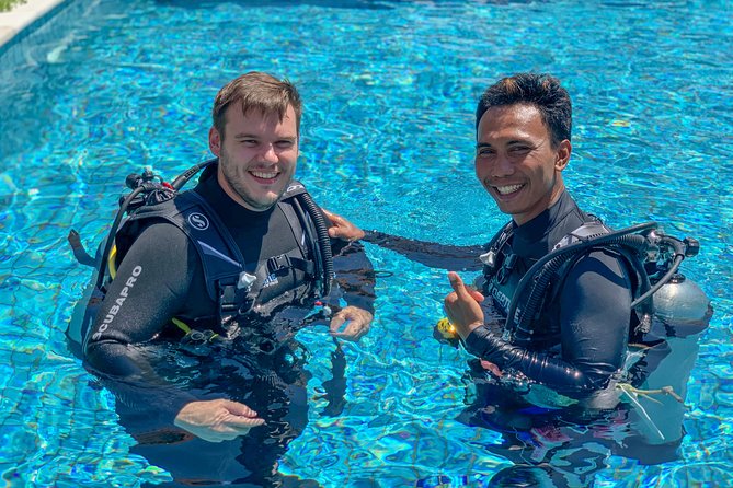 PADI Open Water Course - Pool training gives you room to make mistakes