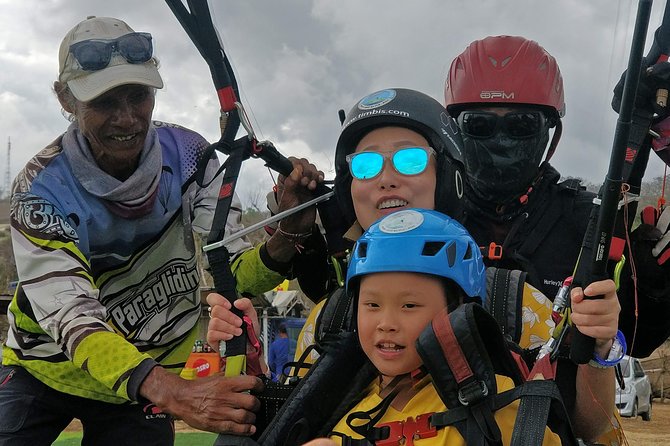 Paragliding Bali at Uluwatu Cliff with Photos/Videos - Photos, video, and the value of the $95 price