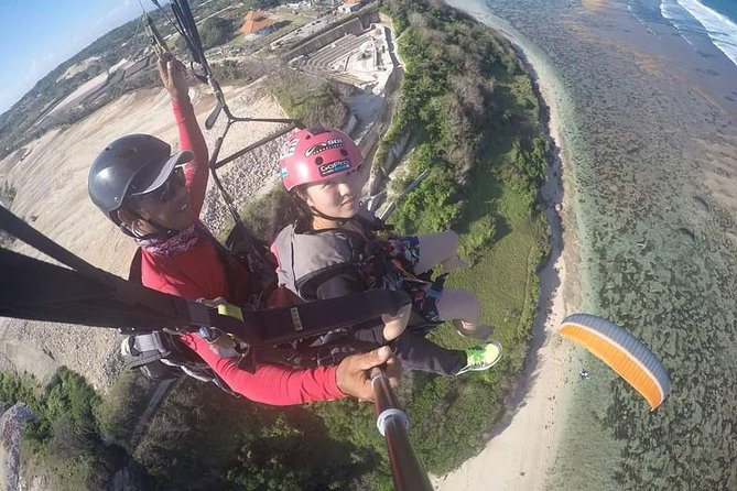 Paragliding Bali at Uluwatu Cliff with Photos/Videos - Safety, pilots, and how relaxed you can feel