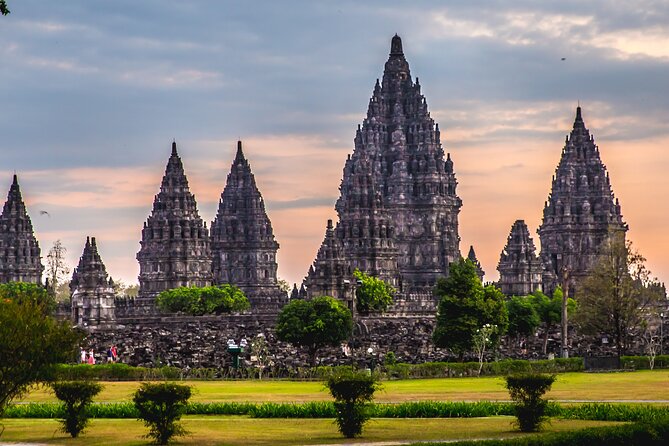 Prambanan Temple and Ramayana Ballet Show (VIP Seat with dinner) - Entering Prambanan after 3 pm
