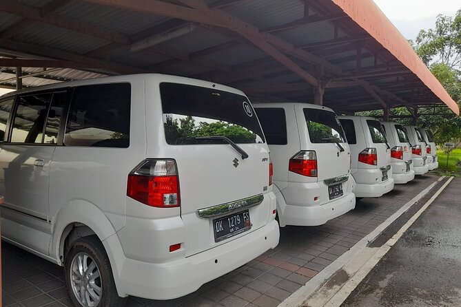 Private Arrival Transfer: Bali Airport to Hotel - Finding the driver among the signs