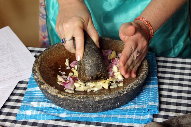 PRIVATE Authentic Balinese Cooking Class in Ubud at Putu's Home - Arriving at Putu’s family compound