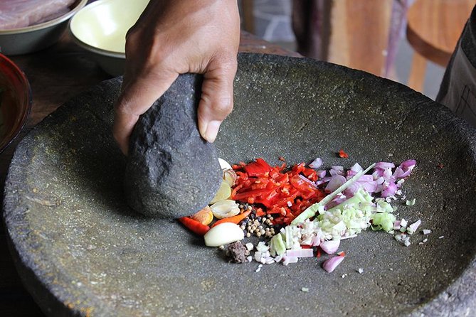 PRIVATE Balinese Cooking Class in Ubud with Dewa with Transfers - A family compound instead of a cooking school