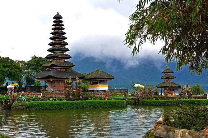 Private Full-Day Handara, Ulun Danu, Jatiluwih and Tanah Lot Tour - Handara Gate, a 30-minute photo stop