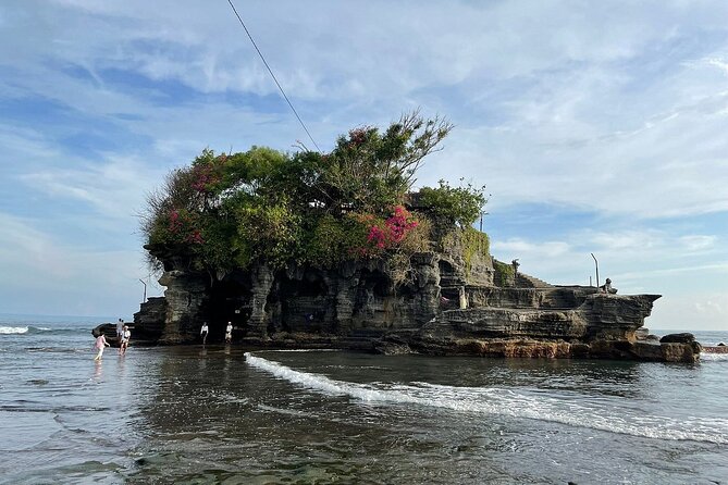 Private Full-Day Tour in Bali & FREE WIFI - Seminyak and Canggu for a shorter, easier outing
