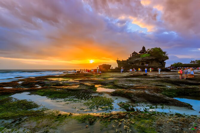 Private Full-Day Tour: Ulun Danu Beratan Temple, Jatiluwih and Tanah Lot Temple - Ulun Danu Beratan brings the famous lake view