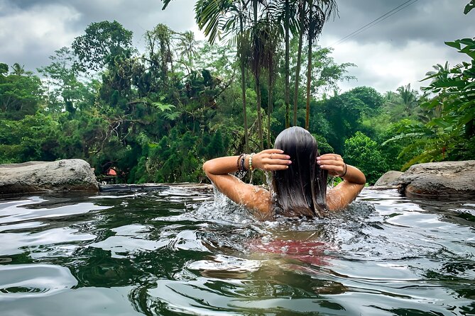 Private Full-Day Tour: Ulun Danu Beratan Temple, Jatiluwih and Tanah Lot Temple - Taman Ayun begins the cultural side