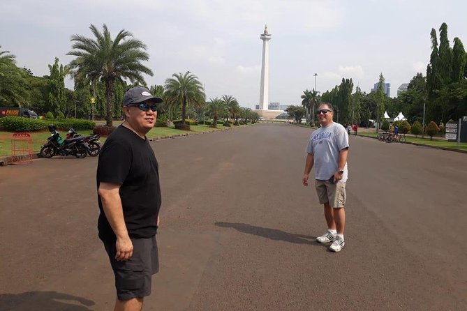 Private FullDay Jakarta Wonderfull Tour with Lunch & Souvenir - Batik shopping and the question of buying souvenirs