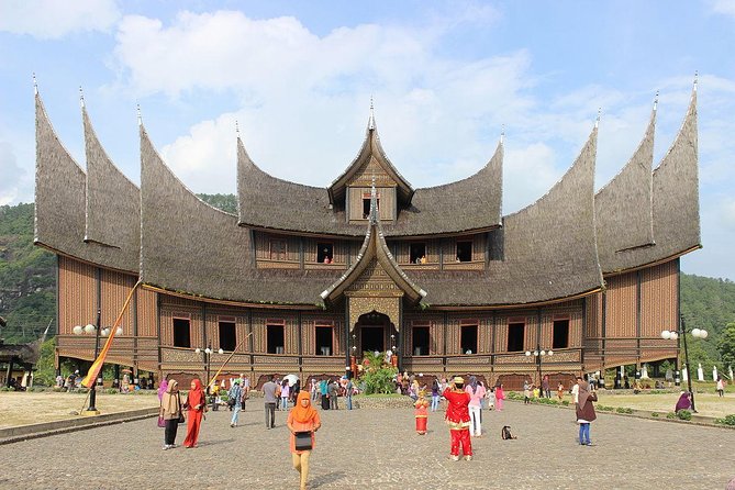 Private FullDay Jakarta Wonderfull Tour with Lunch & Souvenir - Monas and Merdeka Square: Jakarta’s national symbol