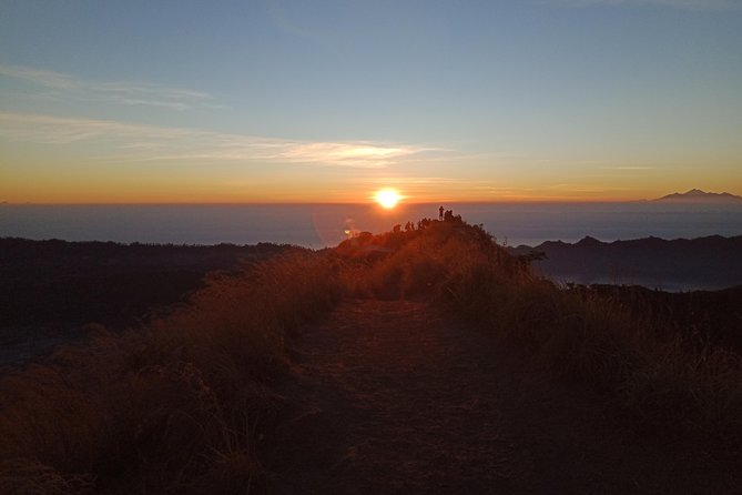Private Mount Batur Sunset Trekking - All inclusive tour - The 6:00 p.m. descent and the torches