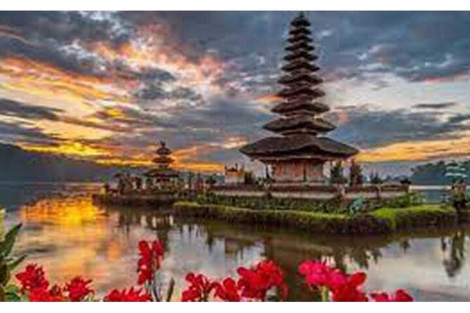 Private Tour Bali Swing & Visiting Temples in Bali - Tanah Lot and the sunset finish