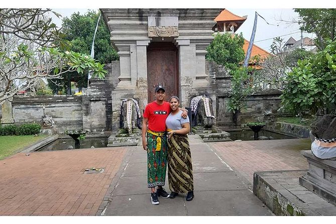 Private Tour: Batuan Temple, Tegenungan Waterfall, Elepahant Cave Free transport - Batuan Temple and its unusual gate